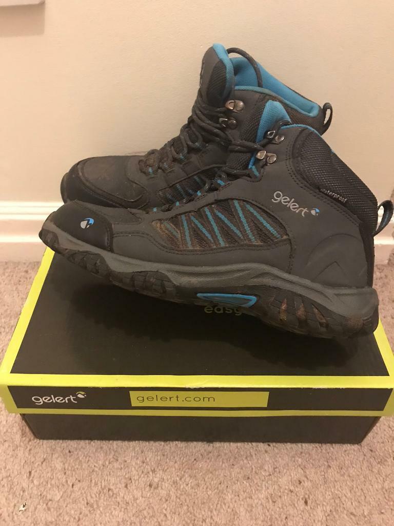 gelert horizon walking boots